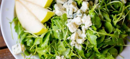 insalata with arugula pears and gorgonzola